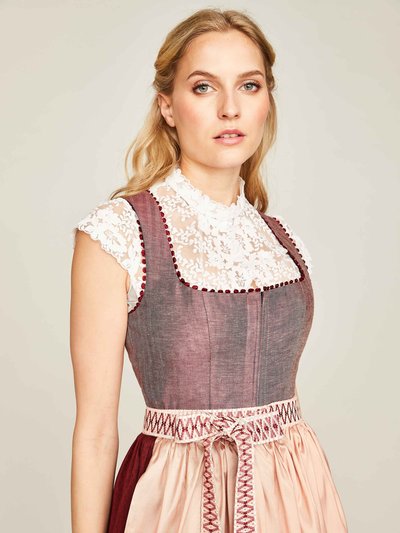 Leinen-Dirndl in Beere
