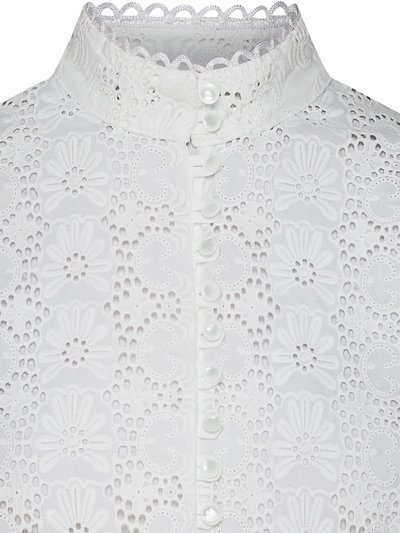 Weiße Bluse mit Lochstickerei
