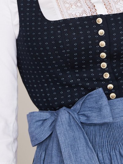 Nachtblaues Dirndl mit Leinenschürze Nachtblaues Dirndl mit Leinenschürze