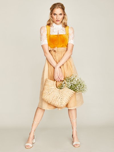 Goldenes Dirndl mit zwei Schürzen Goldenes Dirndl mit zwei Schürzen