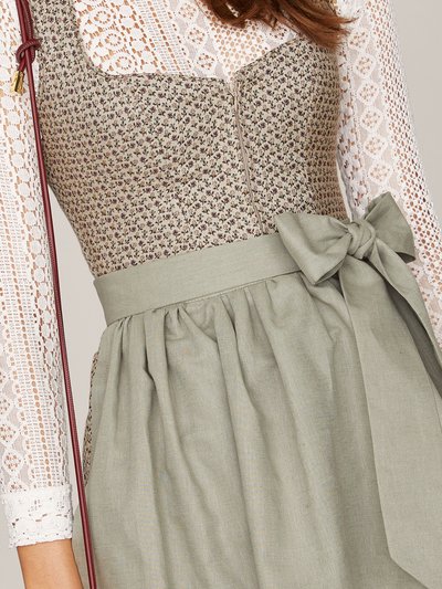 Grünes Dirndl Grünes Dirndl