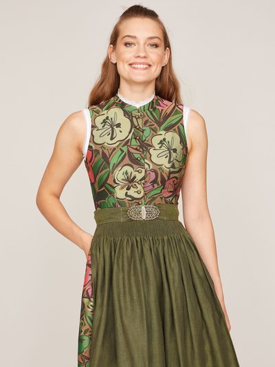 Hochgeschlossenes Dirndl mit tropischem Muster