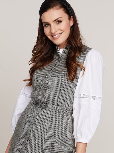 Weiße Bluse mit Häkelspitze Weiße Bluse mit Häkelspitze