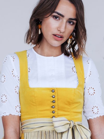 Weiße Dirndlbluse mit Lochmuster