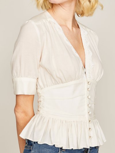 Gerüschte Bluse in Eierschale mit Zierborte Gerüschte Bluse in Eierschale mit Zierborte