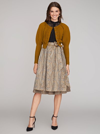 Senf-farbene Strickjacke mit aufwendigem Muster