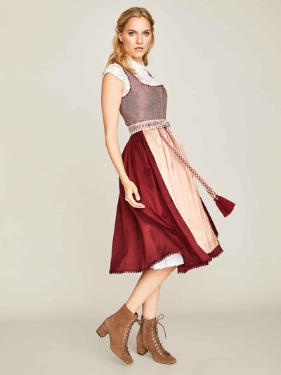 Leinen-Dirndl in Beere