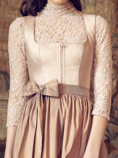 Rosé-Goldenes Dirndl Rosé-Goldenes Dirndl