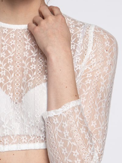 Weiße Dirndlbluse mit dreiviertel Ärmel