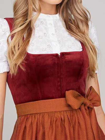 Weinrotes Dirndl Weinrotes Dirndl