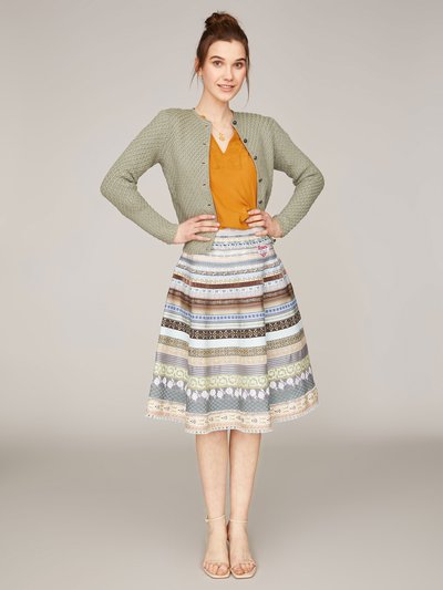 Grau-Grüne Trachten-Strickjacke mit Knopfleiste Grau-Grüne Trachten-Strickjacke mit Knopfleiste