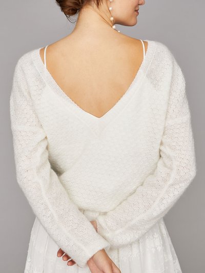 Cremefarbener Braut-Pullover mit tiefem V-Ausschnitt hinten Cremefarbener Braut-Pullover mit tiefem V-Ausschnitt hinten