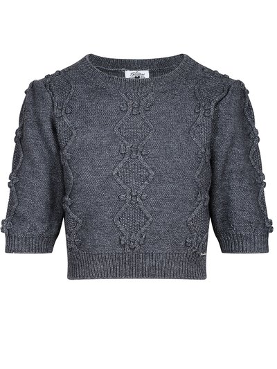 Grauer Strickpullover mit aufwendigem Muster 