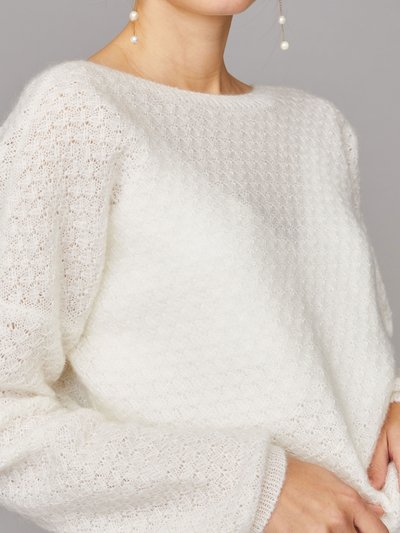 Cremefarbener Braut-Pullover mit tiefem V-Ausschnitt hinten Cremefarbener Braut-Pullover mit tiefem V-Ausschnitt hinten