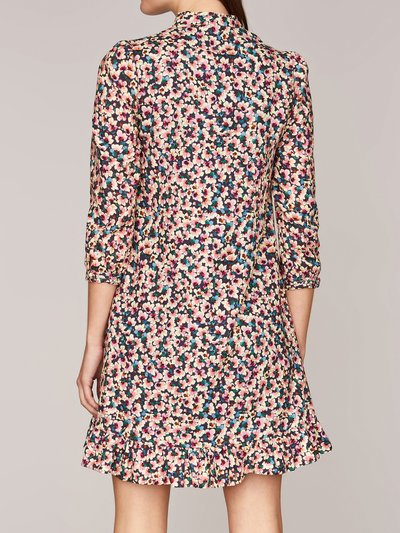 Kurzes Kleid mit Blumenmuster Kurzes Kleid mit Blumenmuster