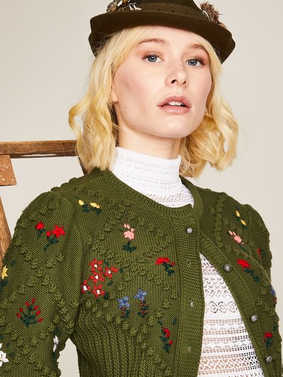 Moosgrüne Strickjacke mit Blumenstickerei