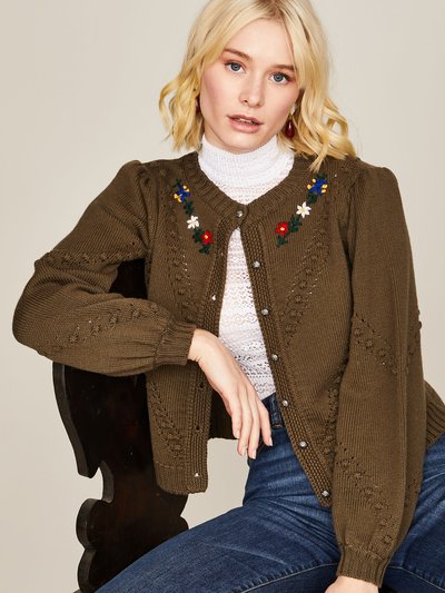 Strickjacke in Moosgrün mit Blumenstickerei