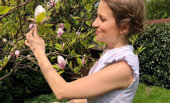 Dirndl-Frisur für kürzere oder dünnere Haare Dirndl-Frisur für kürzere oder dünnere Haare