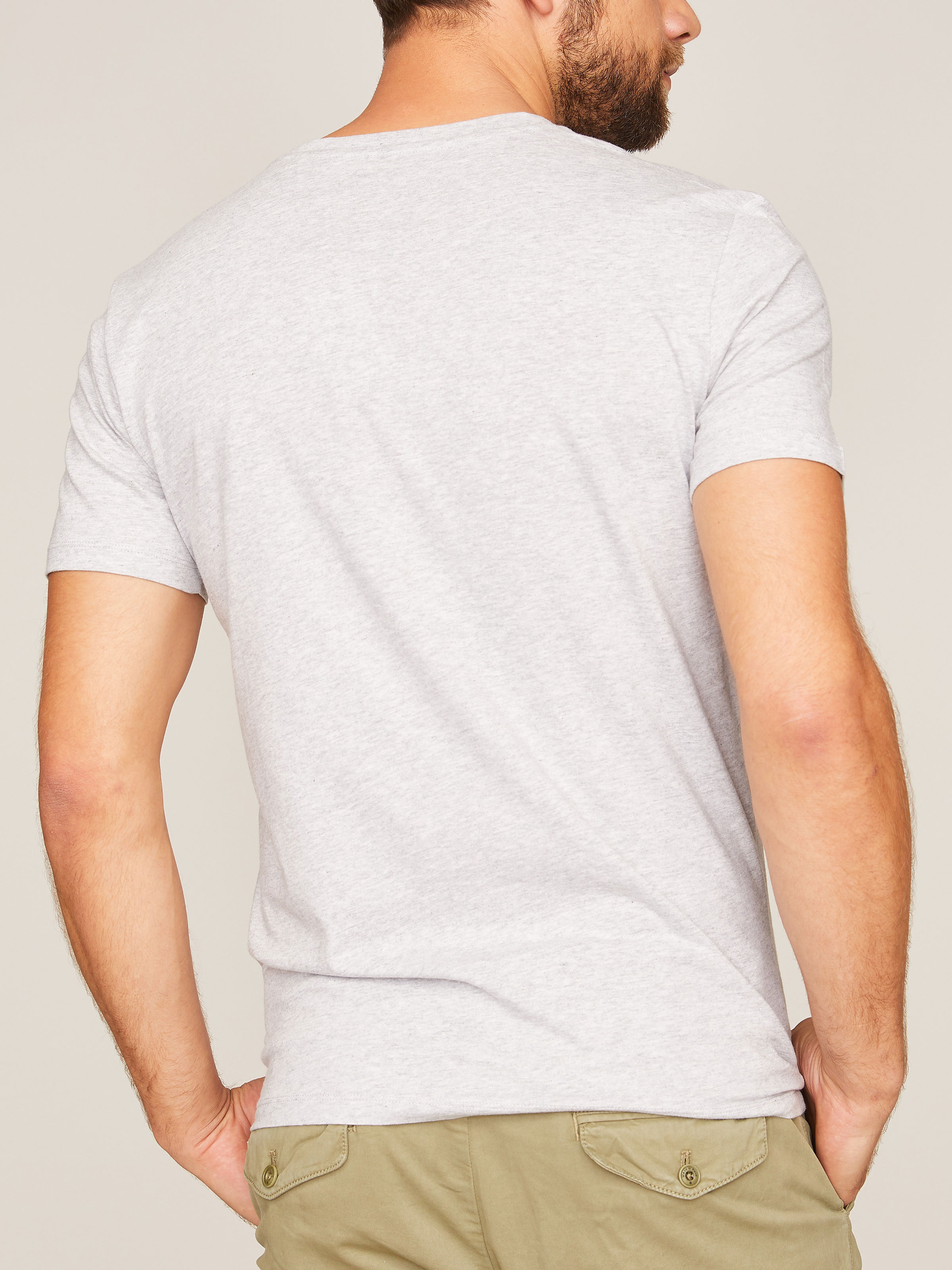 Grau meliertes T-Shirt mit Logoprint auf der Brust