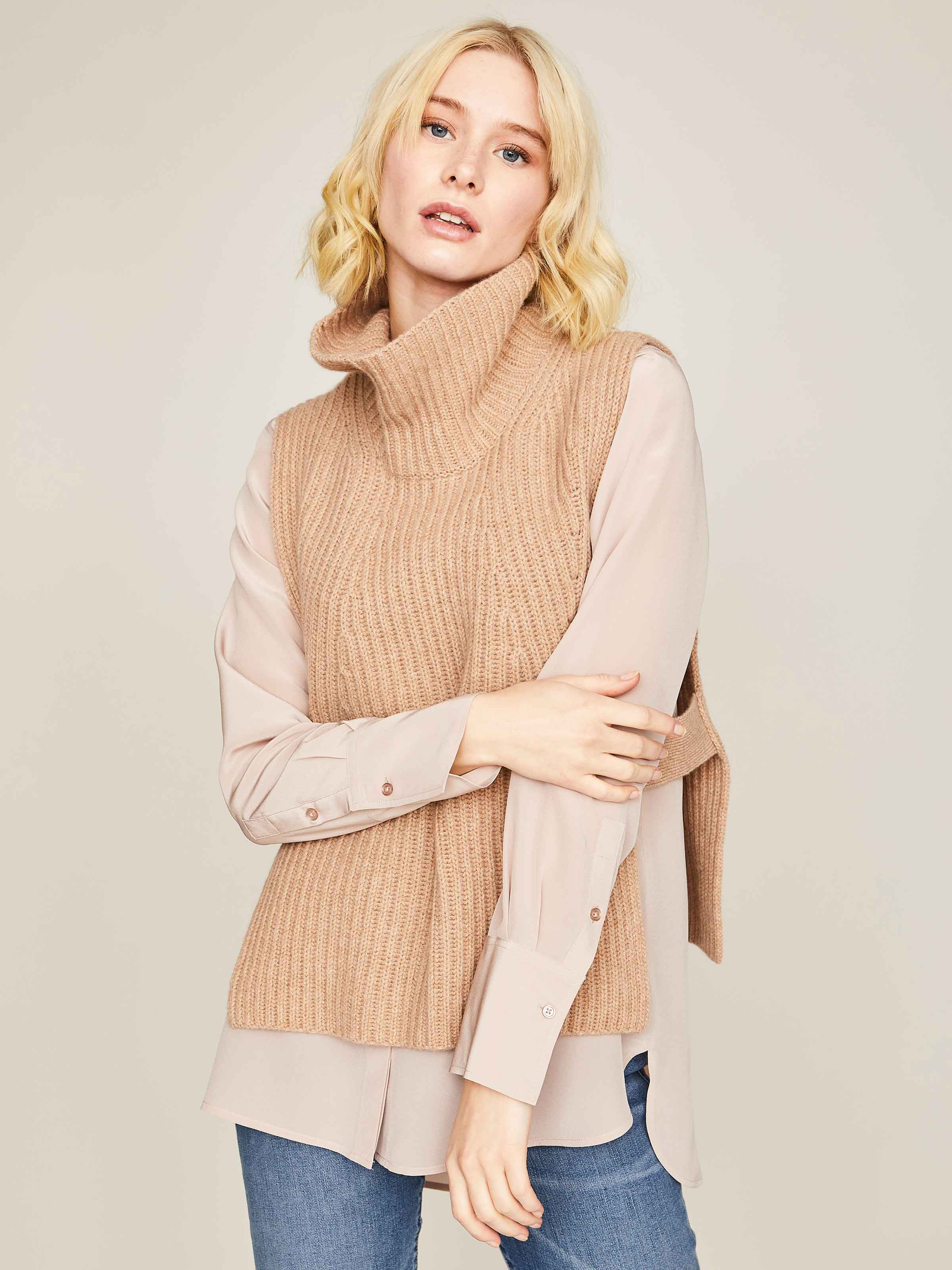 Roséfarbene Seidenbluse mit verdeckter Knopfleiste Roséfarbene Seidenbluse mit verdeckter Knopfleiste