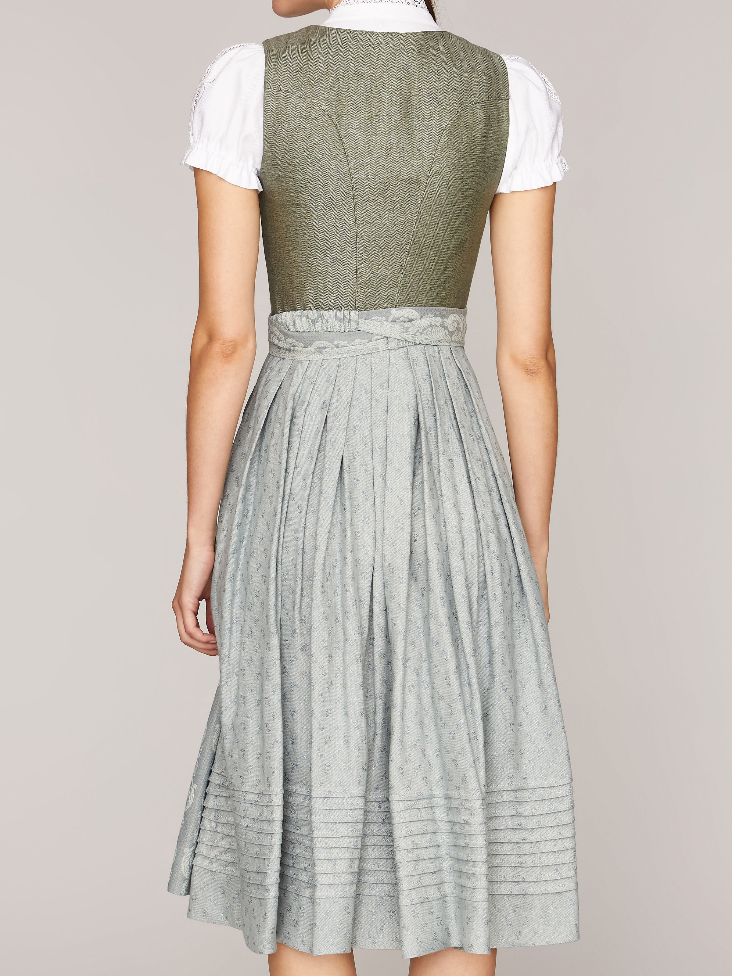 Hellgrünes Dirndl Hellgrünes Dirndl