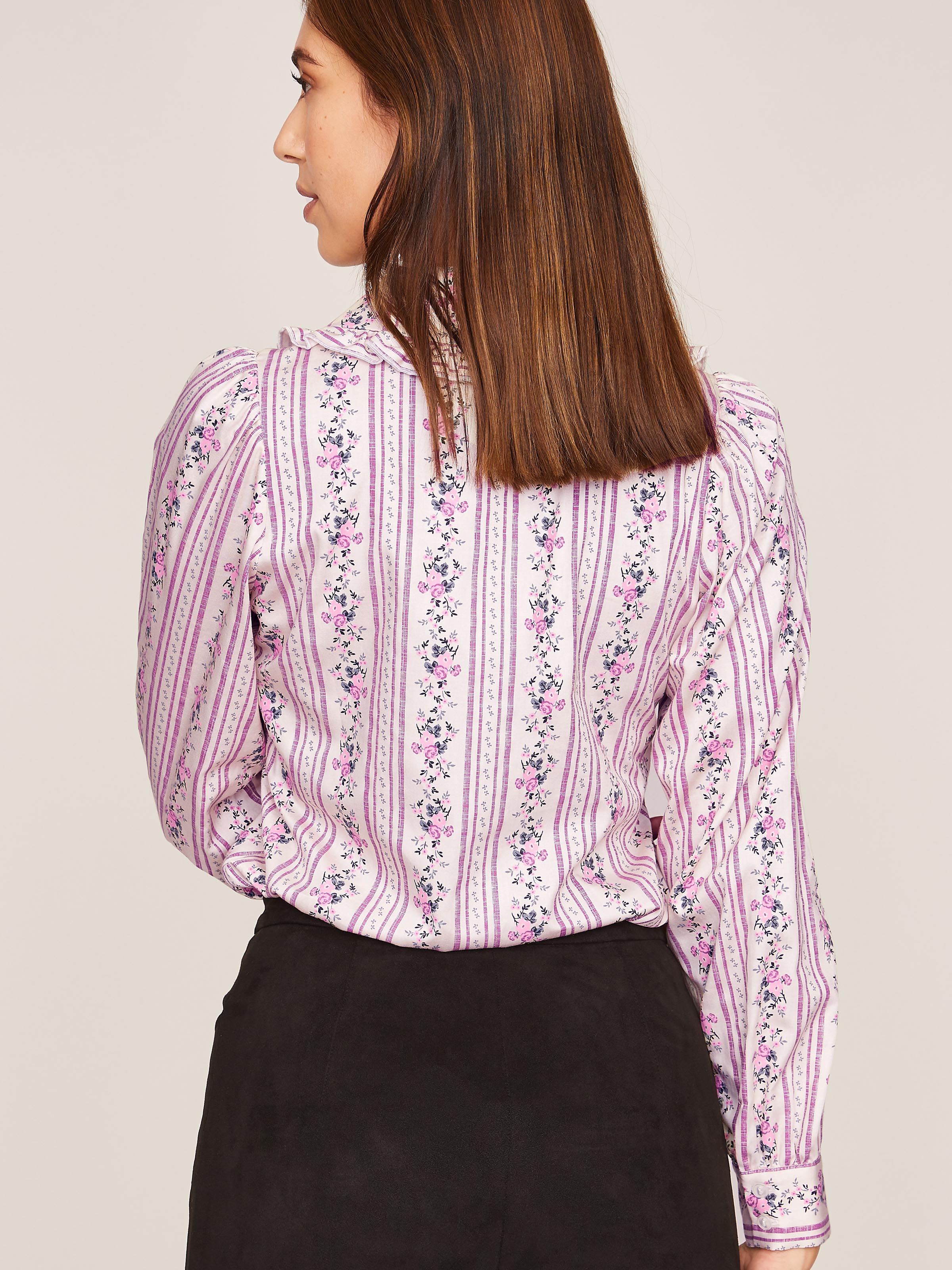 Bluse mit Bubikragen Bluse mit Bubikragen