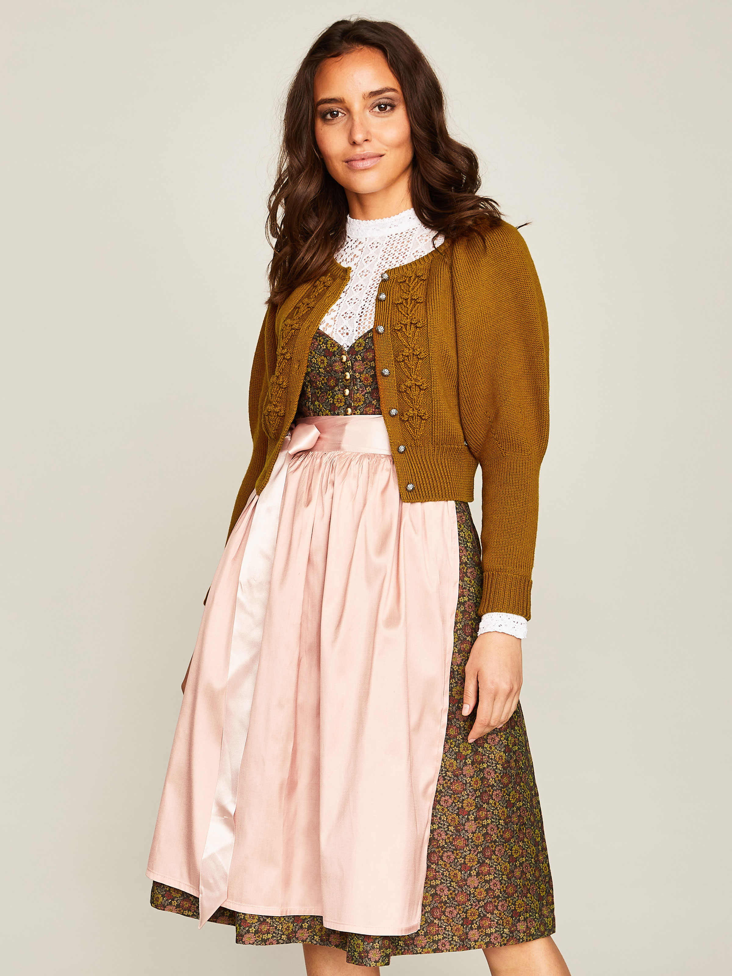 Grün-roséfarbenes Dirndl mit zwei Schürzen Grün-roséfarbenes Dirndl mit zwei Schürzen