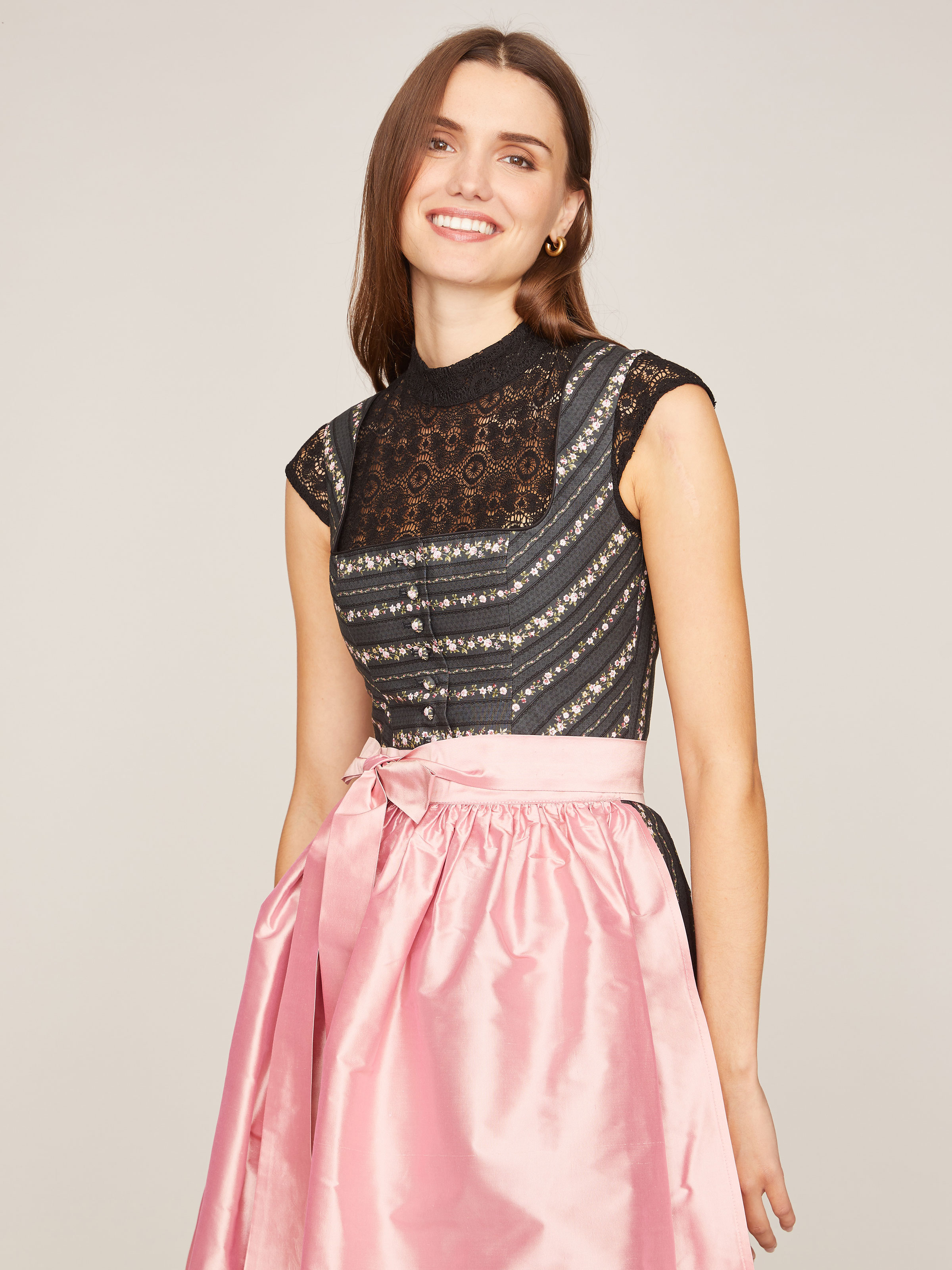 grau-rosa gestreiftes Dirndl mit rosa Schürze grau-rosa gestreiftes Dirndl mit rosa Schürze