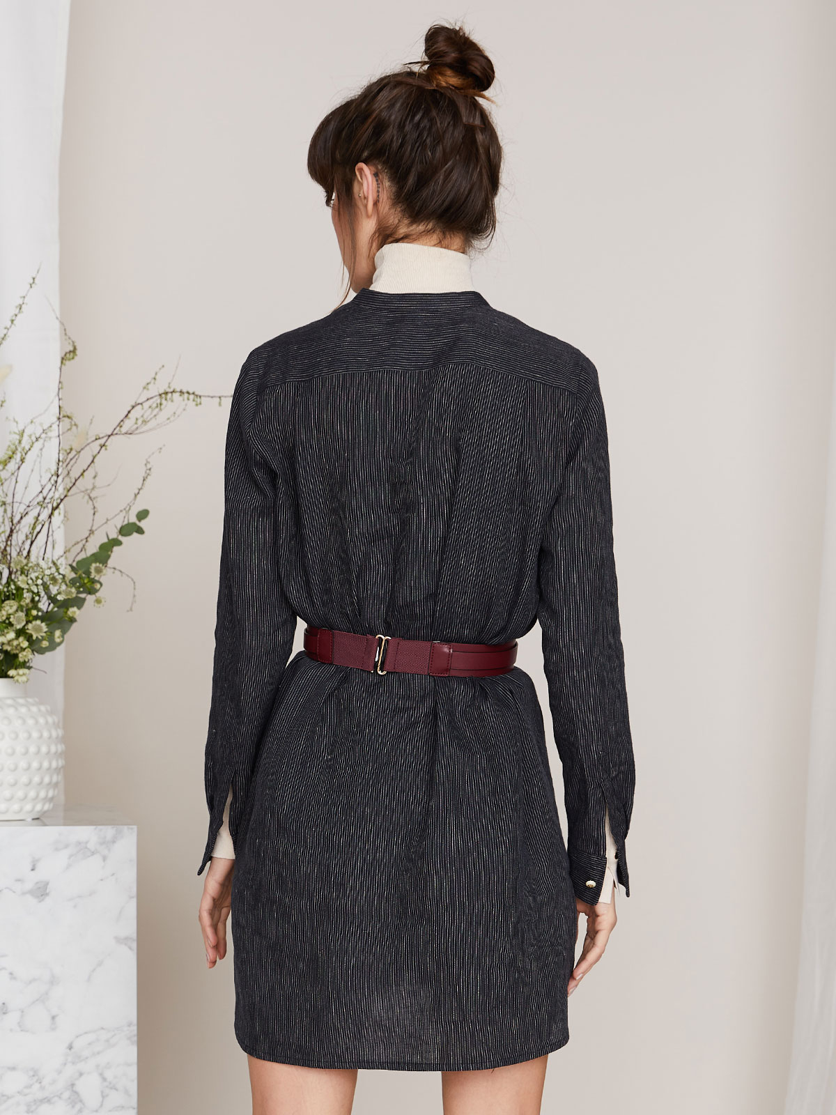 Elegantes schwarzes Hemdblusenkleid Elegantes schwarzes Hemdblusenkleid