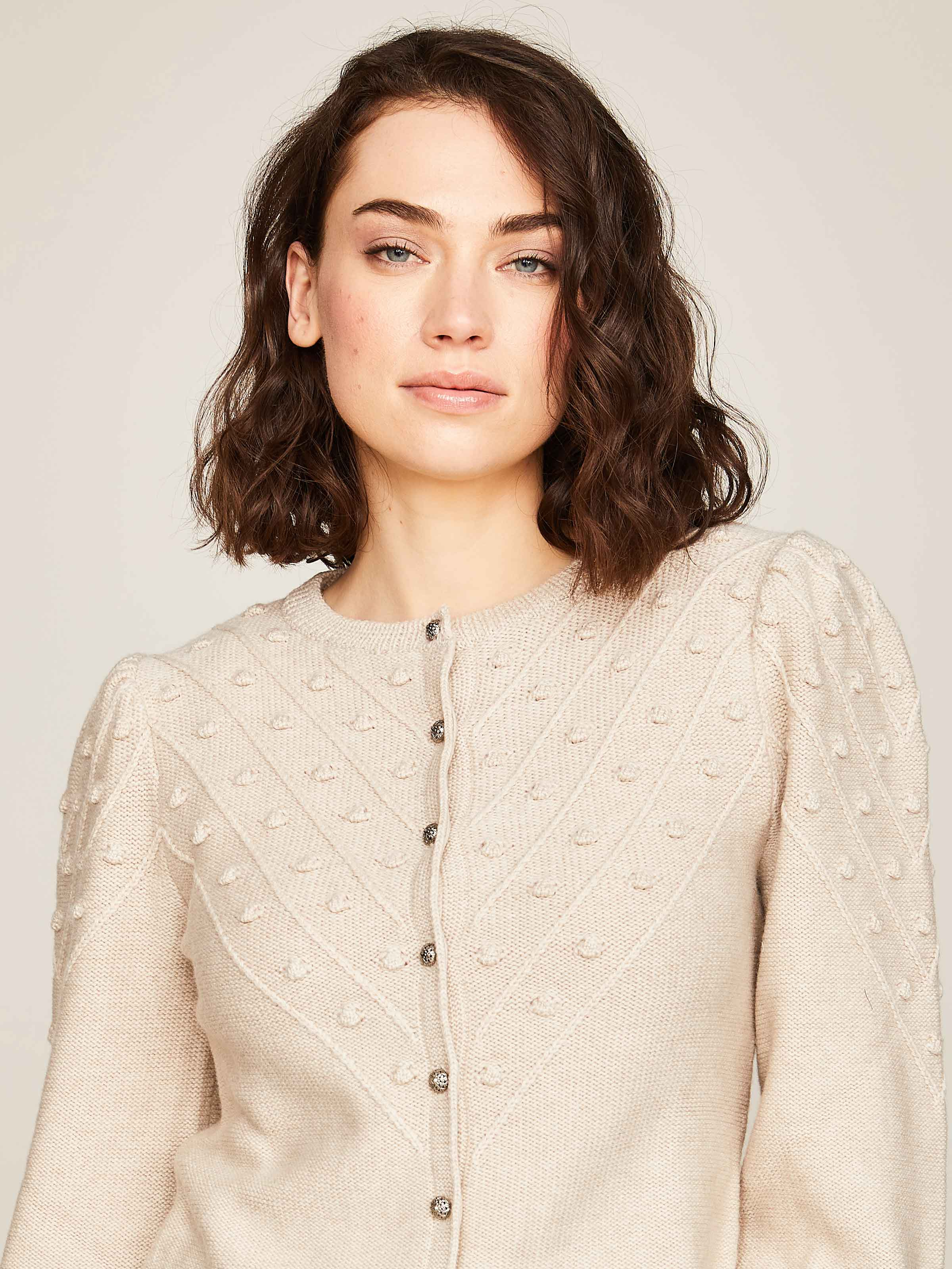 Strickjacke mit Noppen Strickjacke mit Noppen