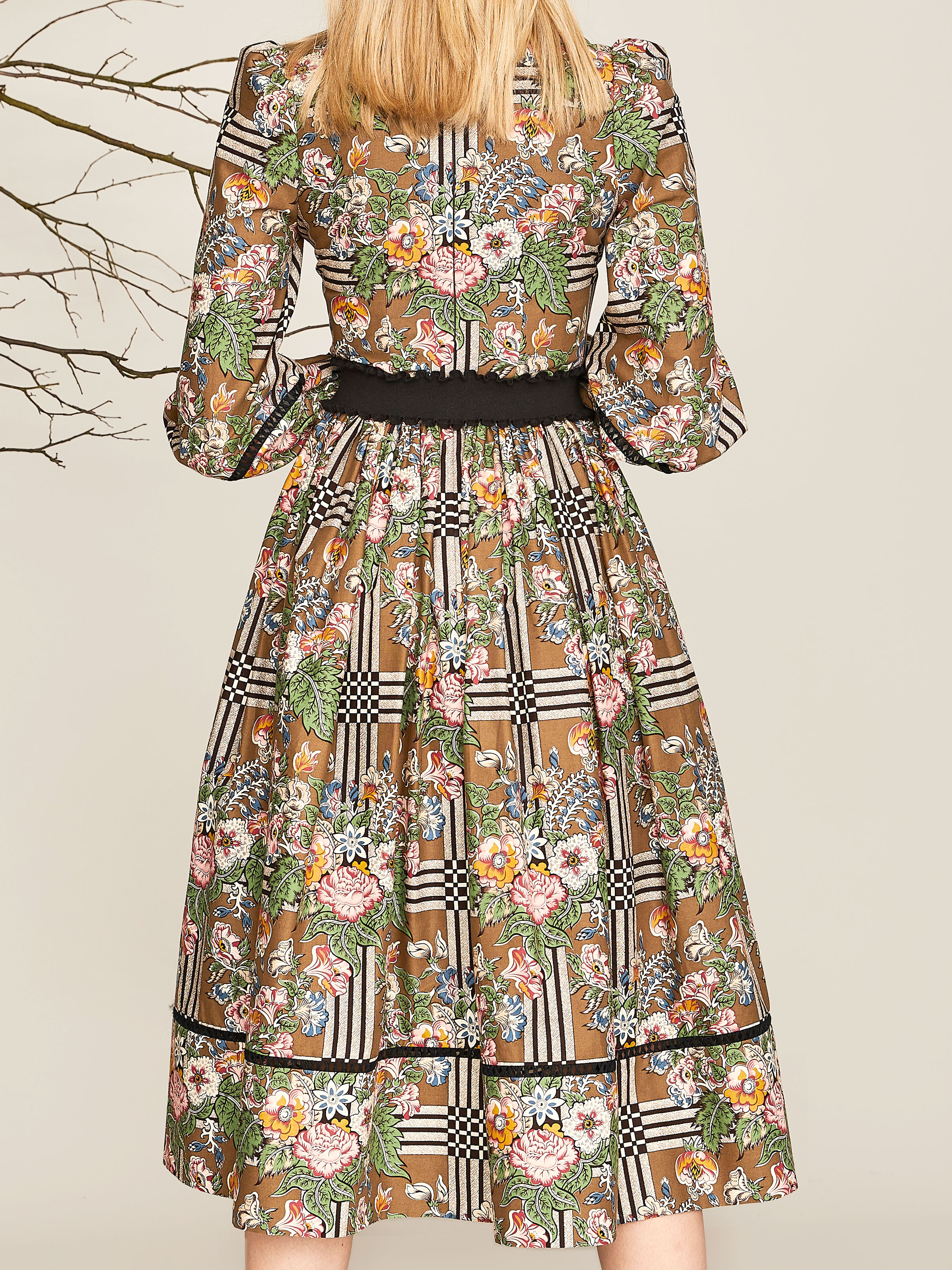 Kleid mit Blumenprint und Puffärmeln Kleid mit Blumenprint und Puffärmeln