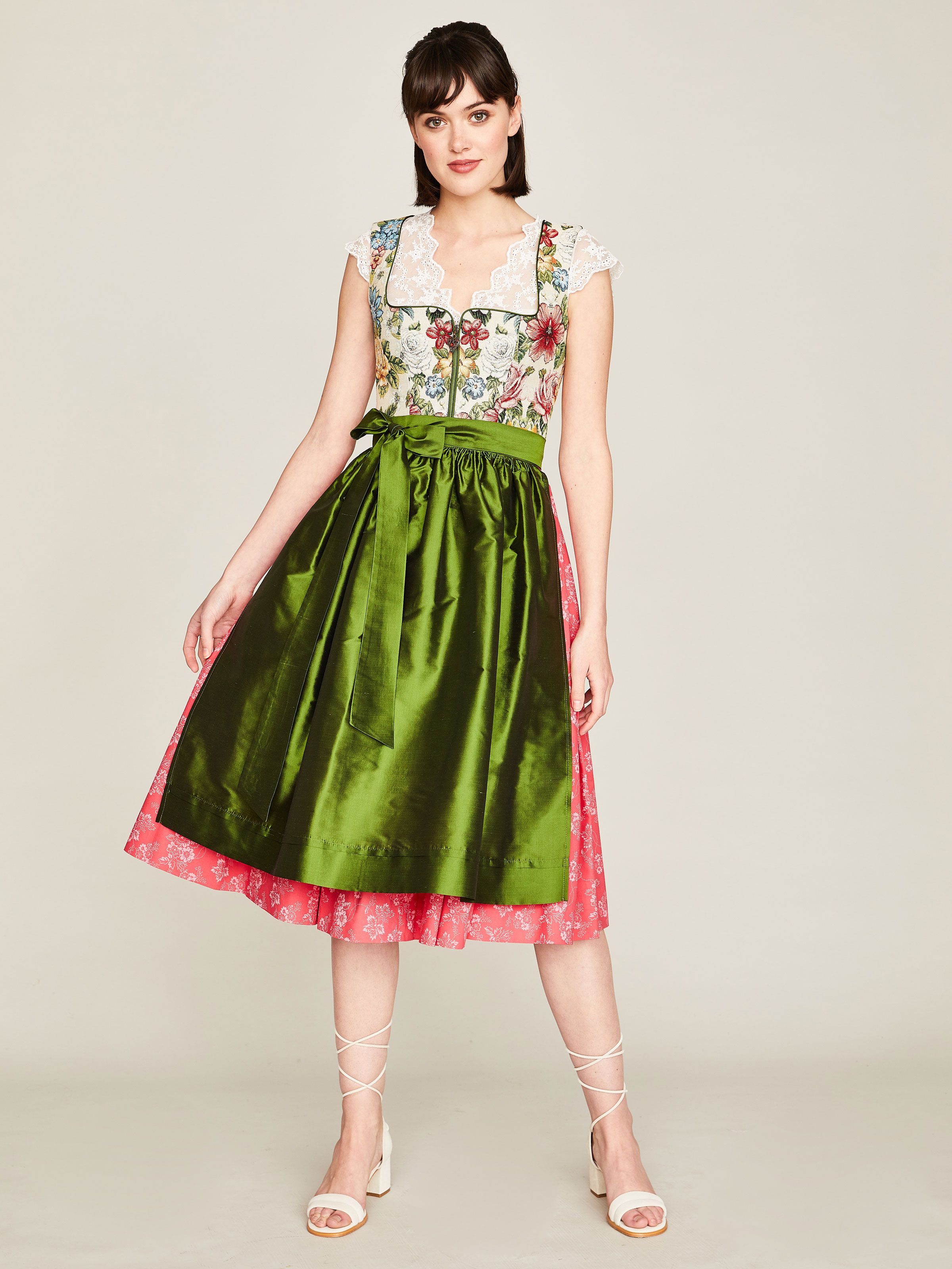 Rosé-grünes Dirndl mit Schürze Rosé-grünes Dirndl mit Schürze