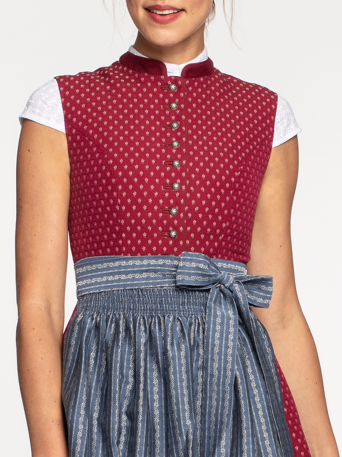 Rotes Dirndl hochgeschlossen Rotes Dirndl hochgeschlossen