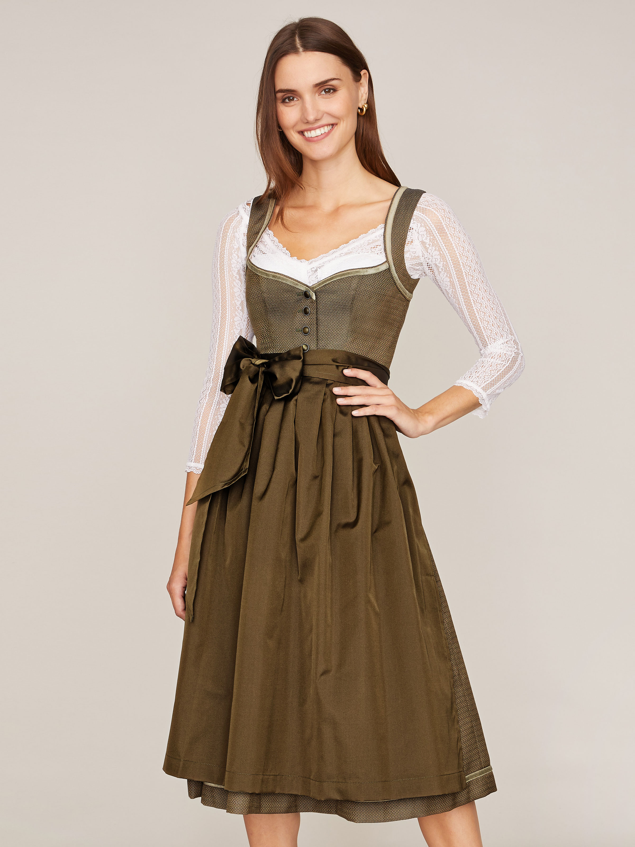 Olivgrünes Dirndl mit Rautenmuster Olivgrünes Dirndl mit Rautenmuster
