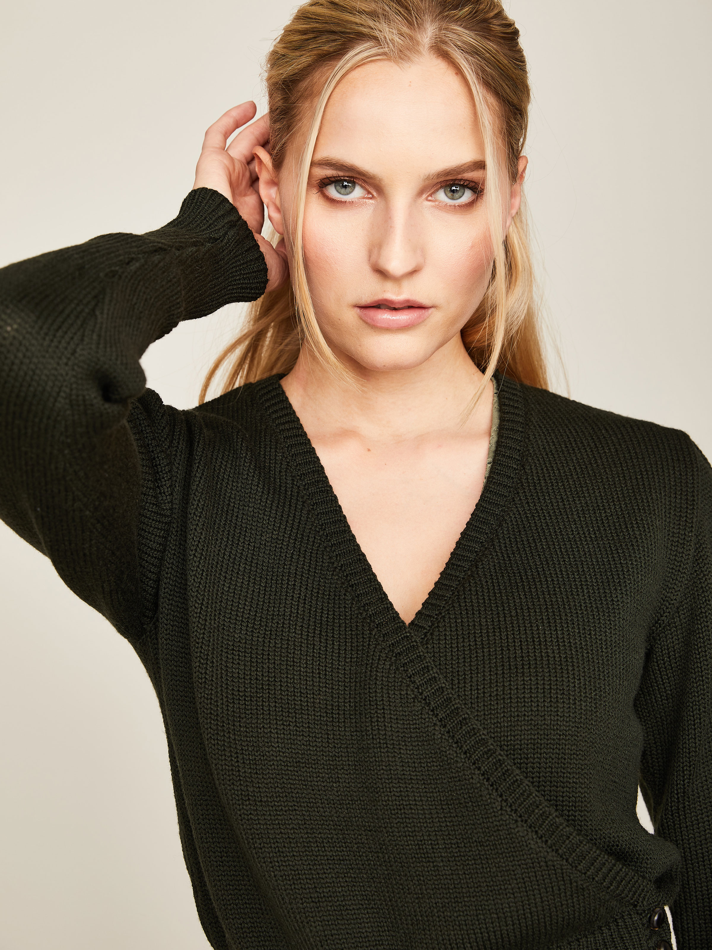 Dunkelgrüner Pullover aus Merinowolle Dunkelgrüner Pullover aus Merinowolle