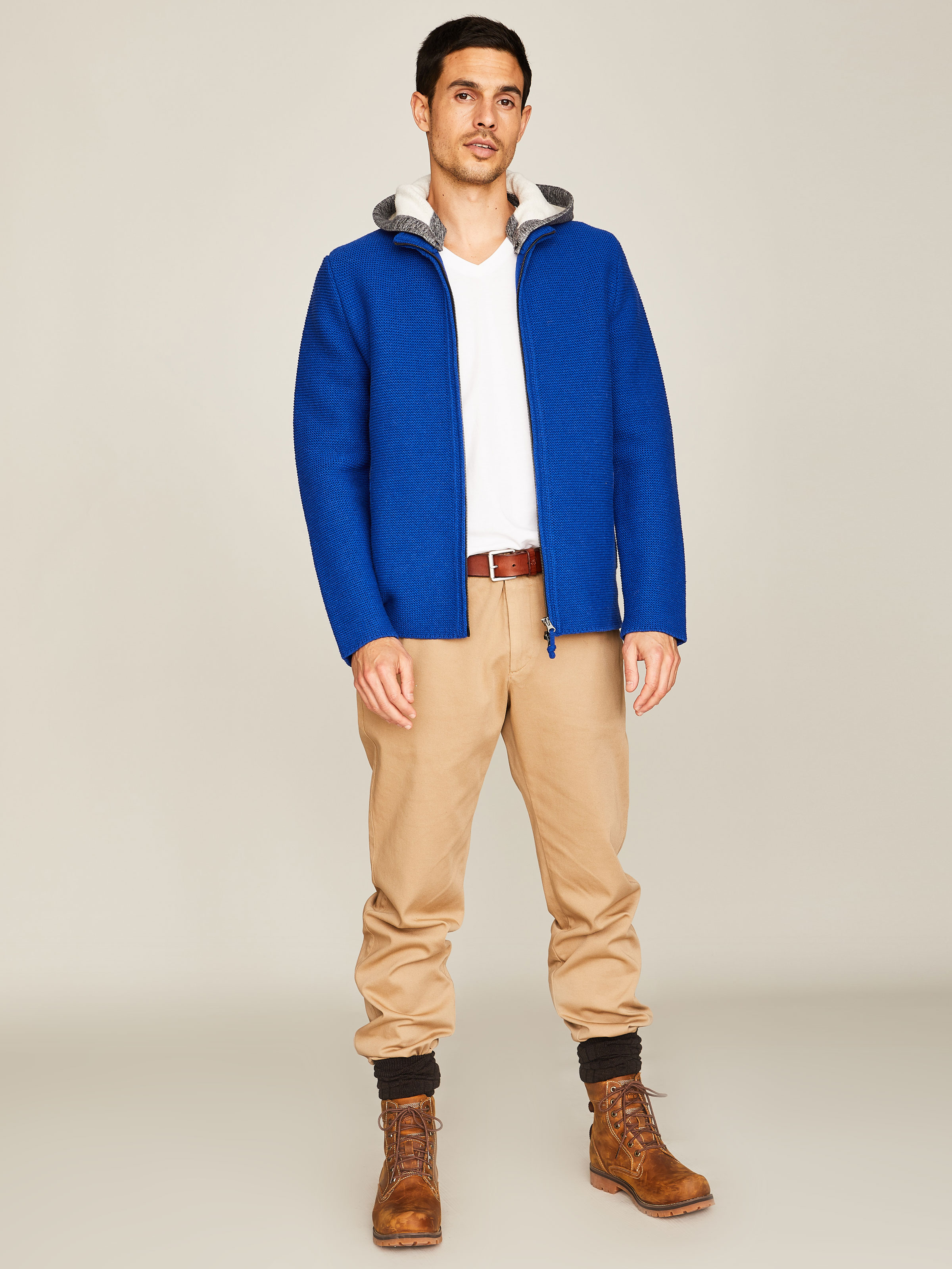 Royalblaue Strickjacke mit abnehmbarer Kapuze Royalblaue Strickjacke mit abnehmbarer Kapuze