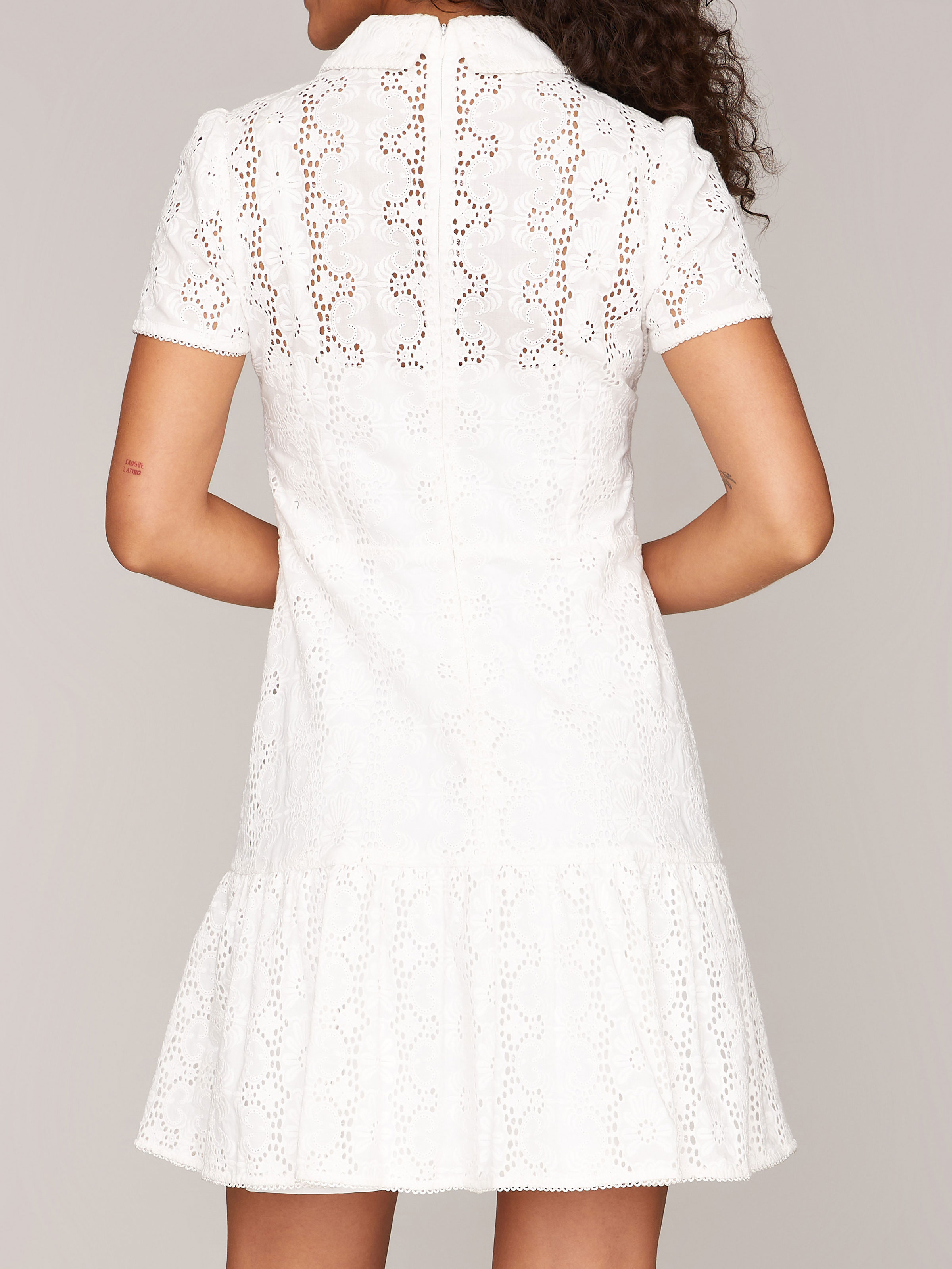 Sommerkleid aus Lochspitze Sommerkleid aus Lochspitze