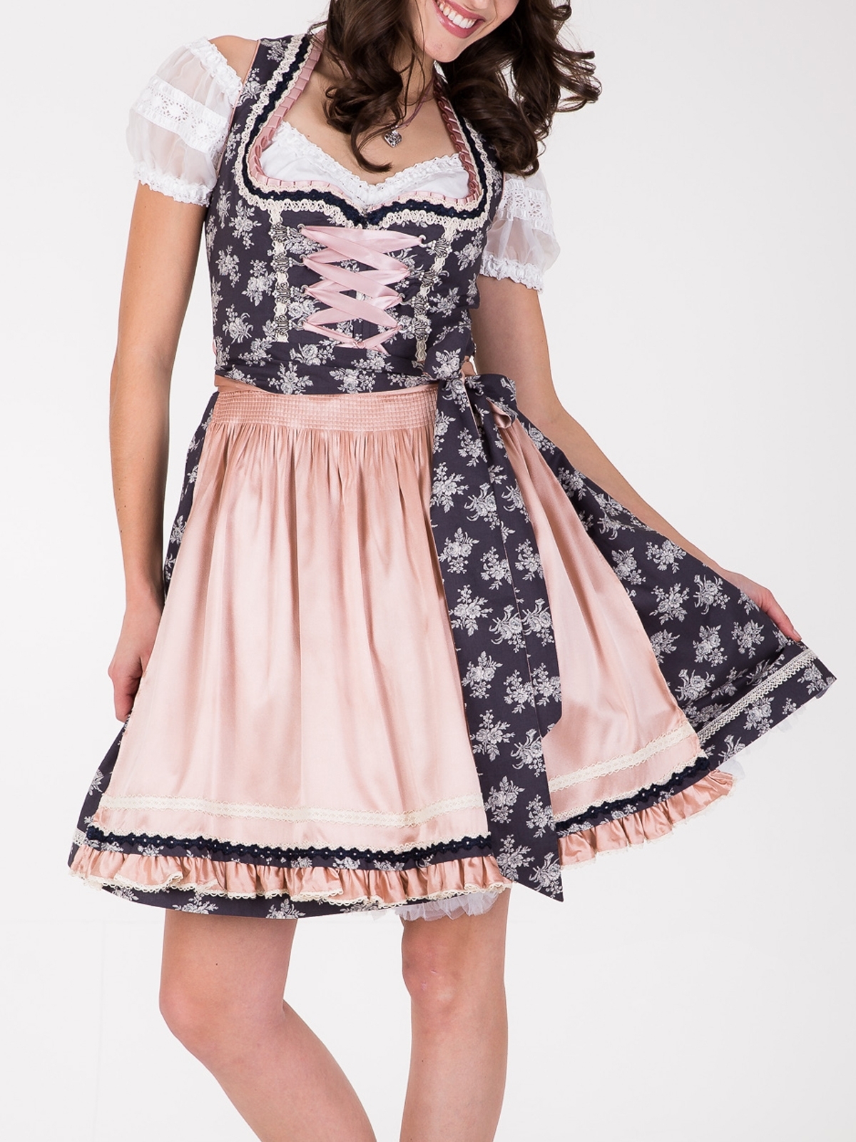 Blaues Dirndl mit rosa Schürze Blaues Dirndl mit rosa Schürze