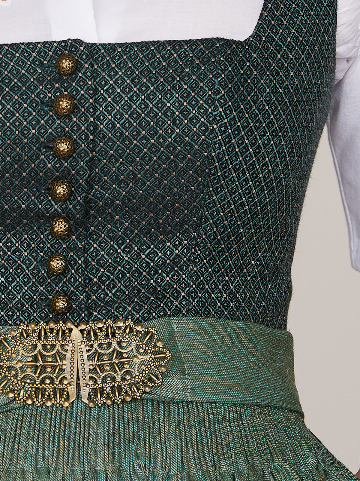 Grünes Dirndl mit quadratischem Webmuster Grünes Dirndl mit quadratischem Webmuster