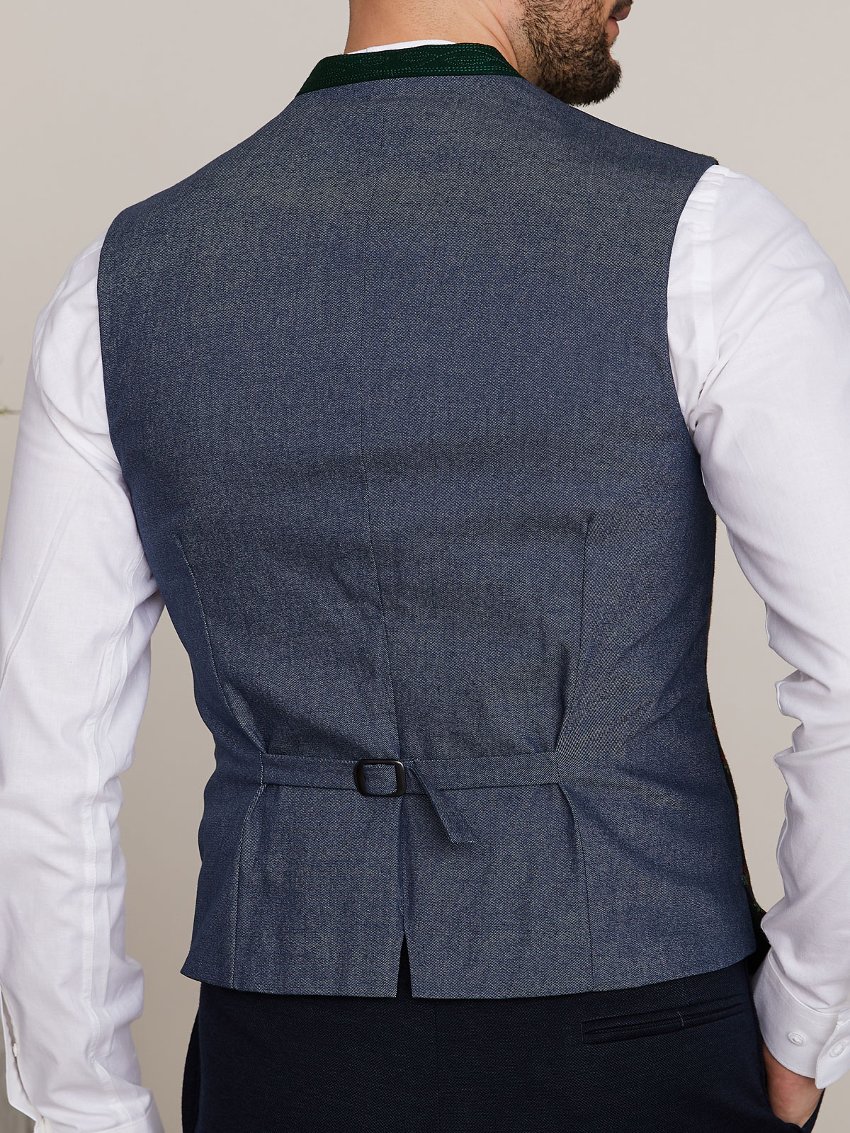 Schwarze Trachtenweste mit Muster Schwarze Trachtenweste mit Muster