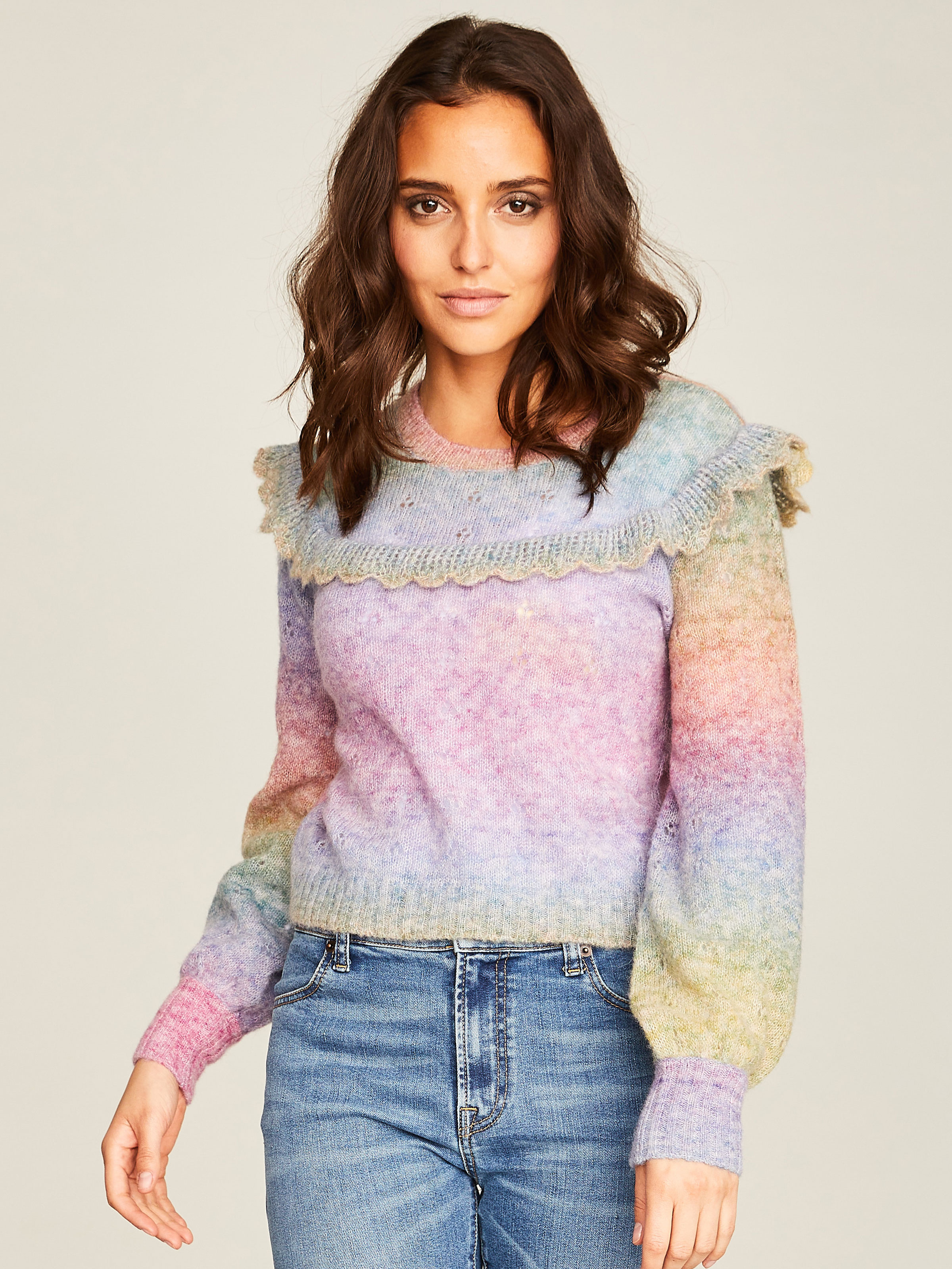 Strickpullover mit Volants Strickpullover mit Volants