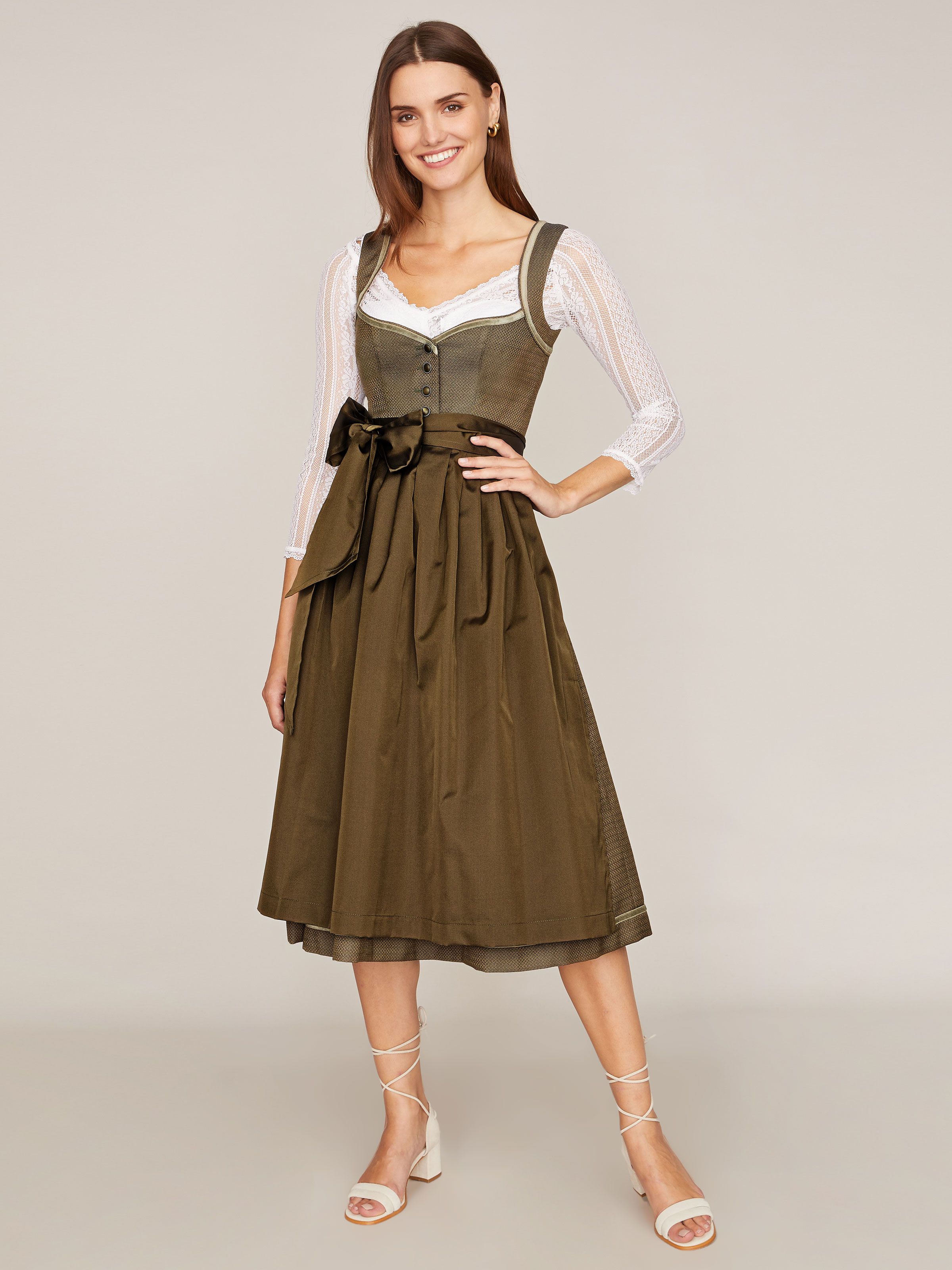 Olivgrünes Dirndl mit Rautenmuster Olivgrünes Dirndl mit Rautenmuster