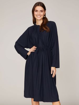 Dunkelblaues Oversize-Kleid mit Knopfleiste Dunkelblaues Oversize-Kleid mit Knopfleiste