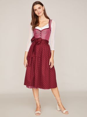 Beerenfarbenes Dirndl Beerenfarbenes Dirndl