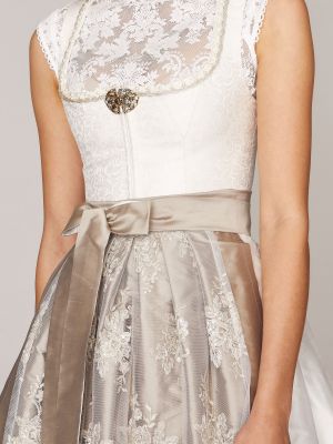Weißes Dirndl Weißes Dirndl
