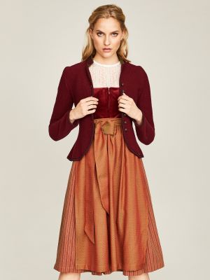 Weinrotes Dirndl mit zwei Schürzen Weinrotes Dirndl mit zwei Schürzen