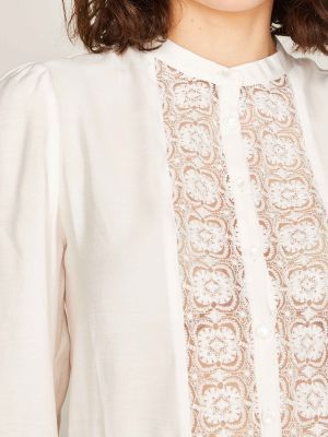 Weiße Bluse mit Spitze Weiße Bluse mit Spitze