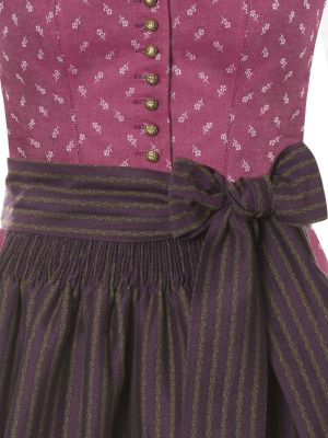 Stretch-Dirndl in Beere mit floralem Muster Stretch-Dirndl in Beere mit floralem Muster