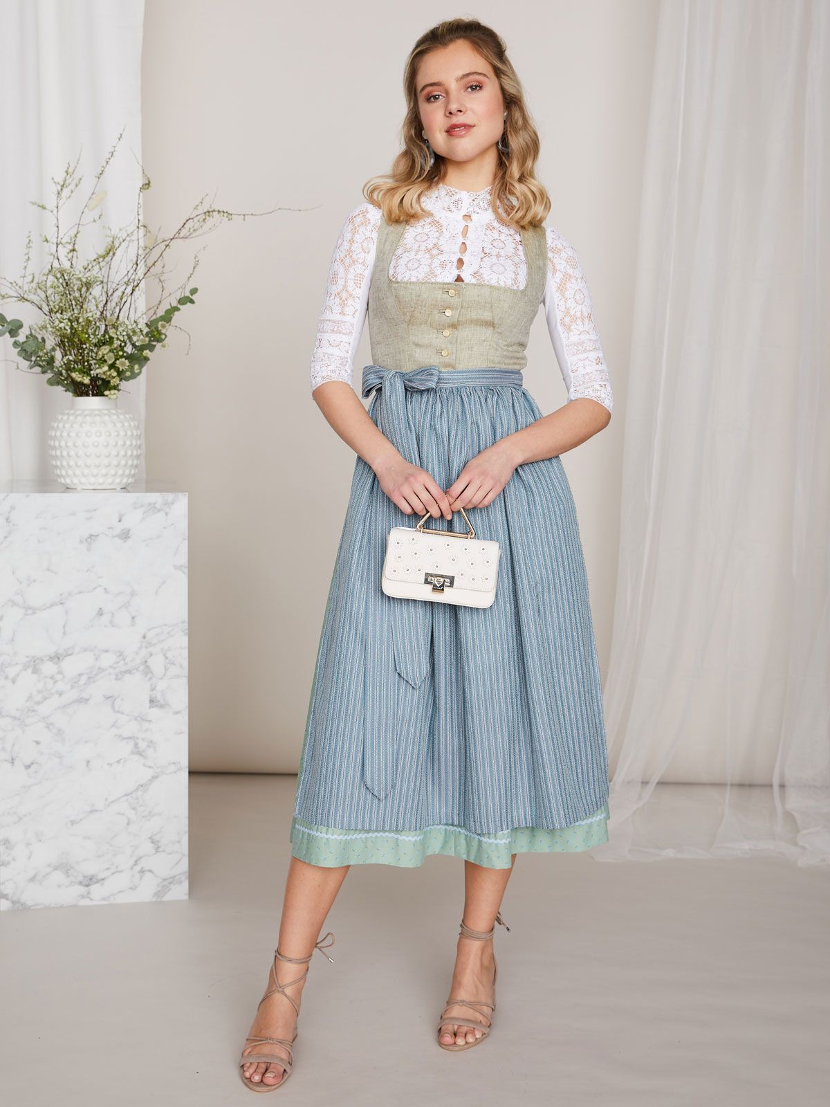 JULIA TRENTINI Elegantes Dirndl mit olivgrünem Leinenmieder