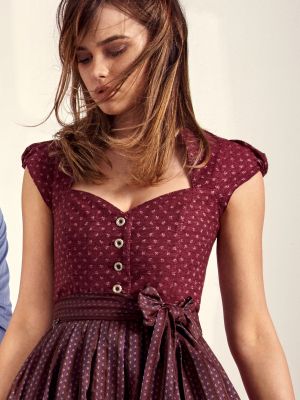 Weinrotes Dirndl mit Flügelärmchen Weinrotes Dirndl mit Flügelärmchen